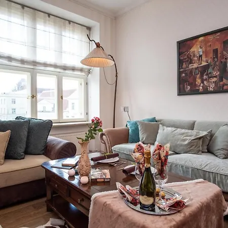 Dream - Main Square With Picturesque View Talin