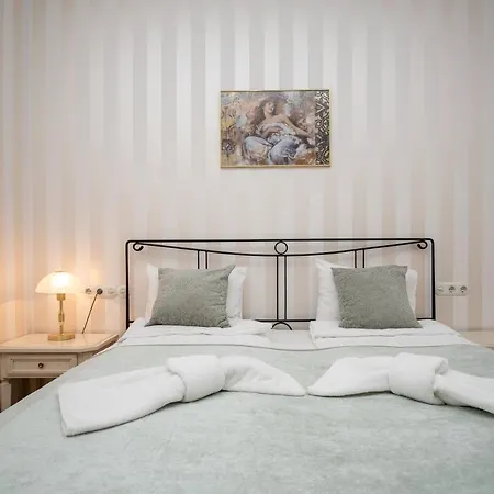 Dream - Main Square With Picturesque View *