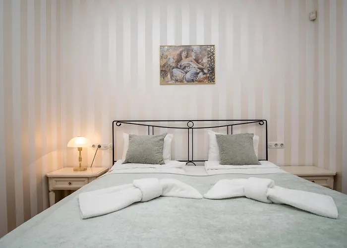 Dream - Main Square With Picturesque View *